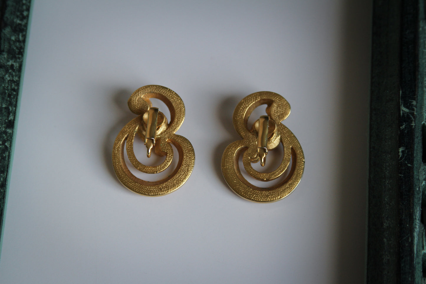 S Shape Shiny Gold Clip-on Earrings