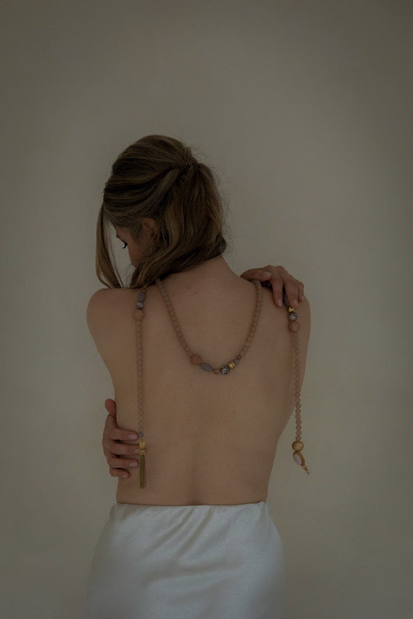 Golden Hour Cameo – Vintage Beaded Tassel Necklace