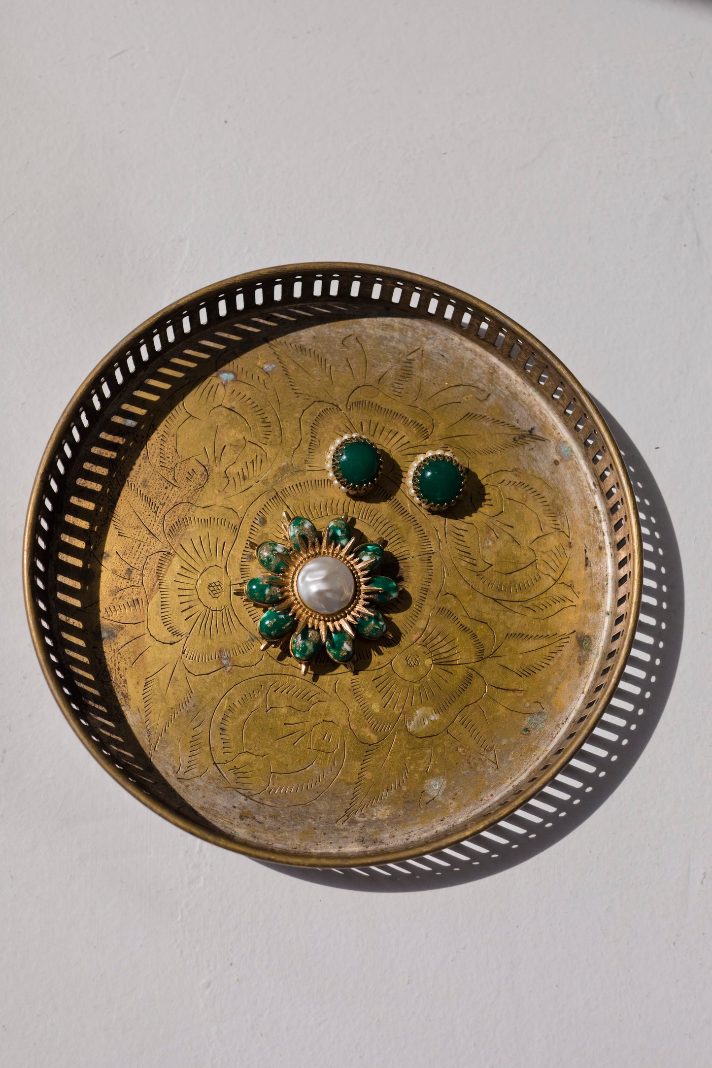 Czech Emerald Bloom – Vintage Brooch & Earrings