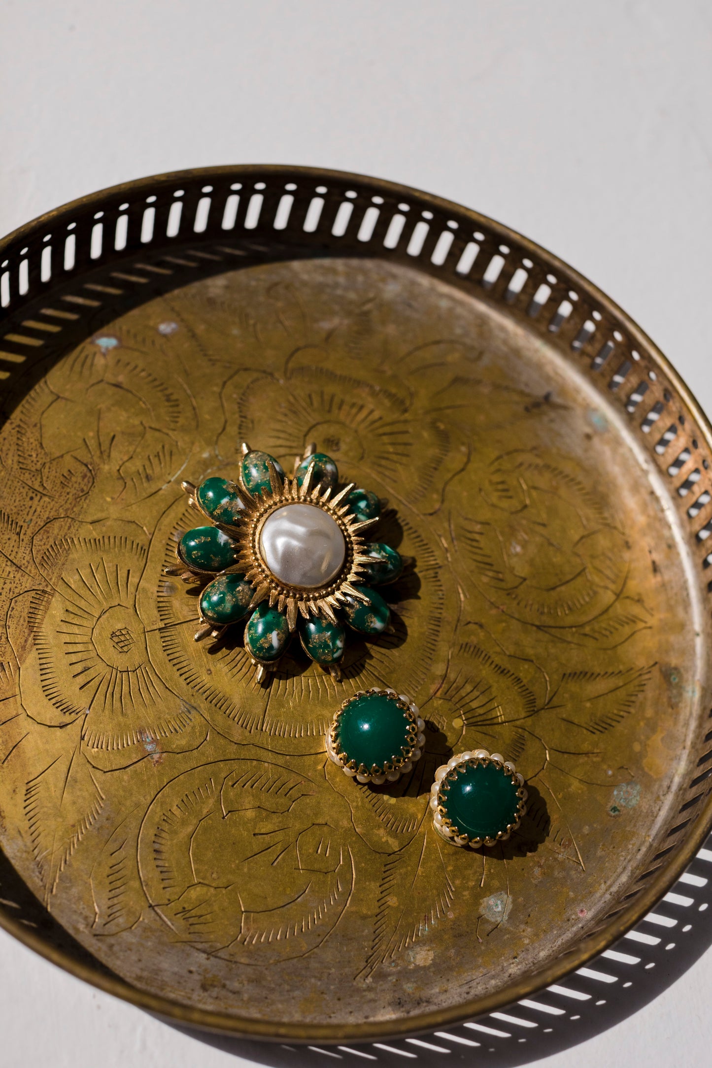 Czech Emerald Bloom – Vintage Brooch & Earrings