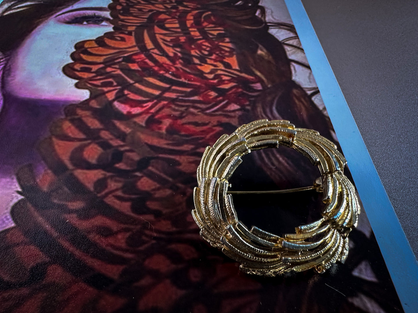 Textured Gold Modernist Circle Brooch