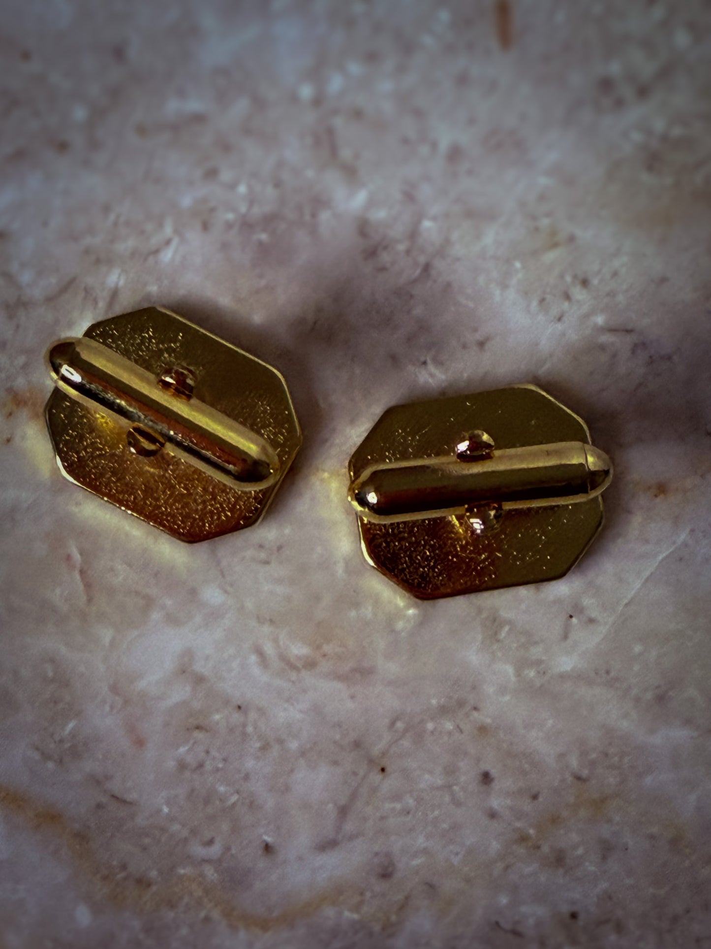 Classic Black Onyx & Gold-Tone Cufflinks – Timeless Elegance