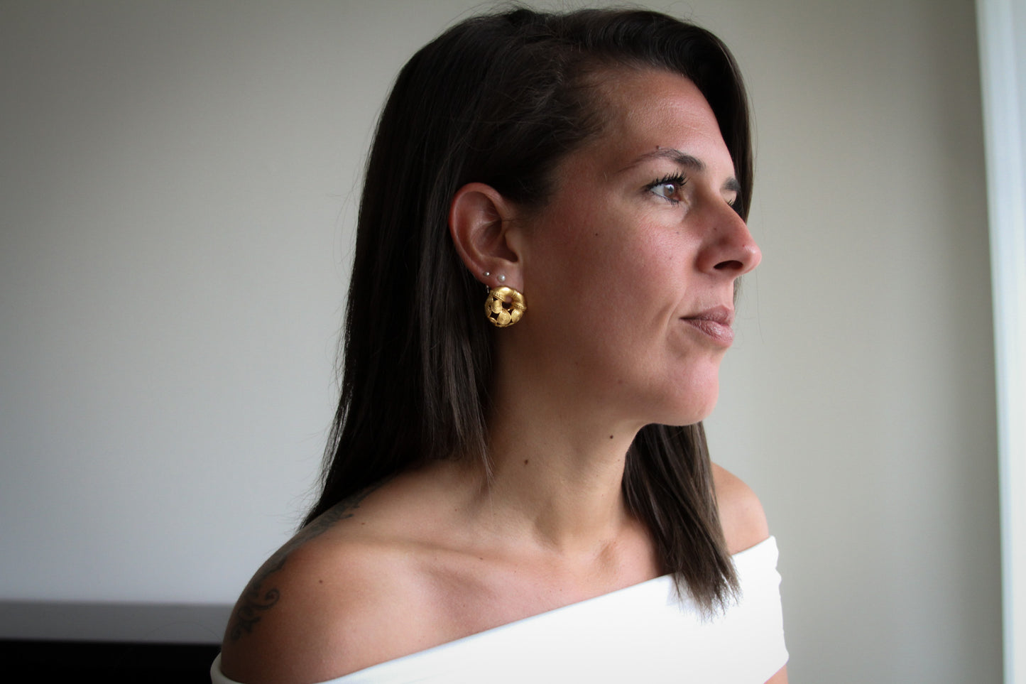 Gilded Swirl Earrings – 1980s Statement Style