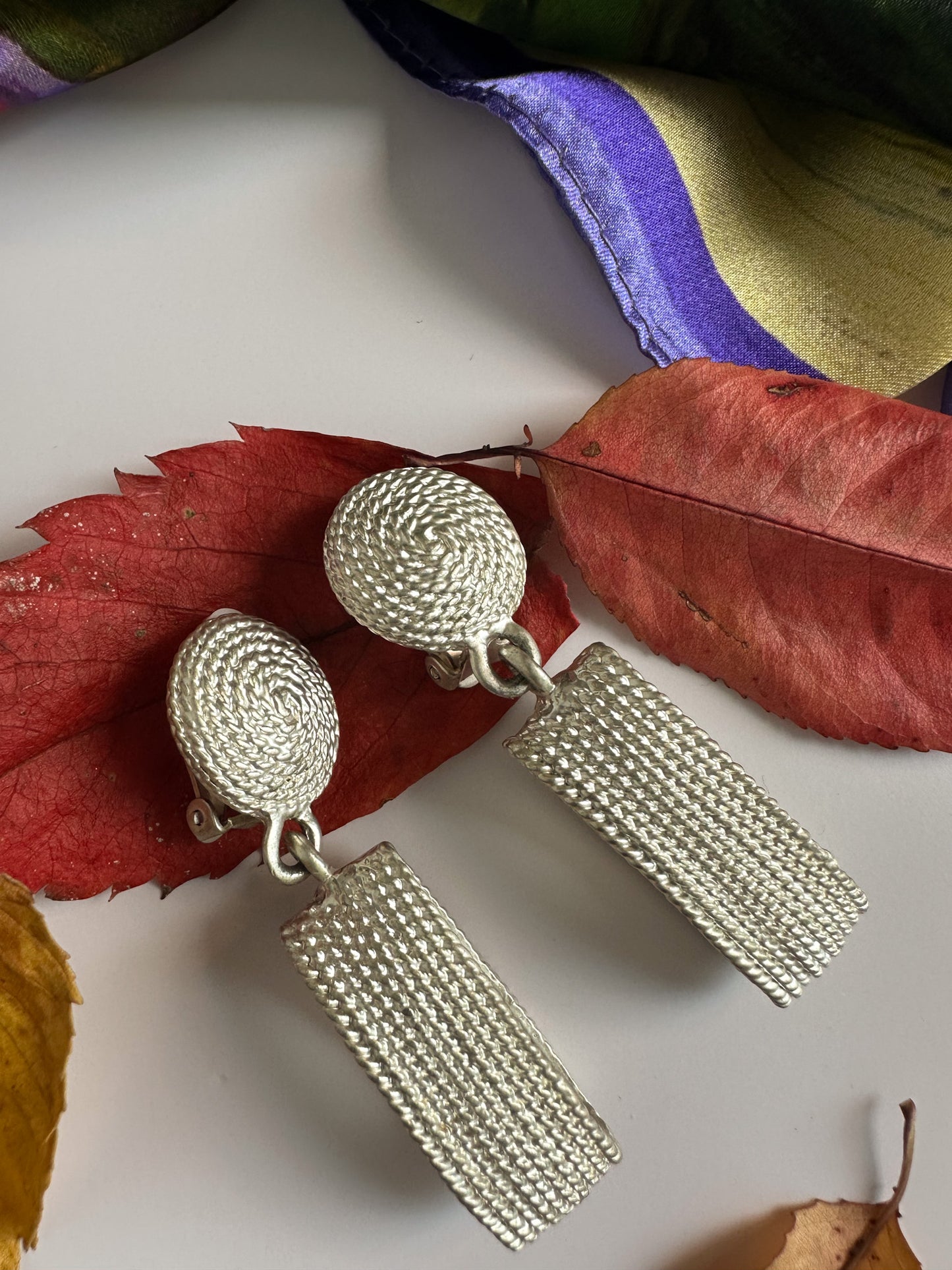 Silver-Tone Textured Drop Clip-On Earrings – 1980s Sculptural Dangles