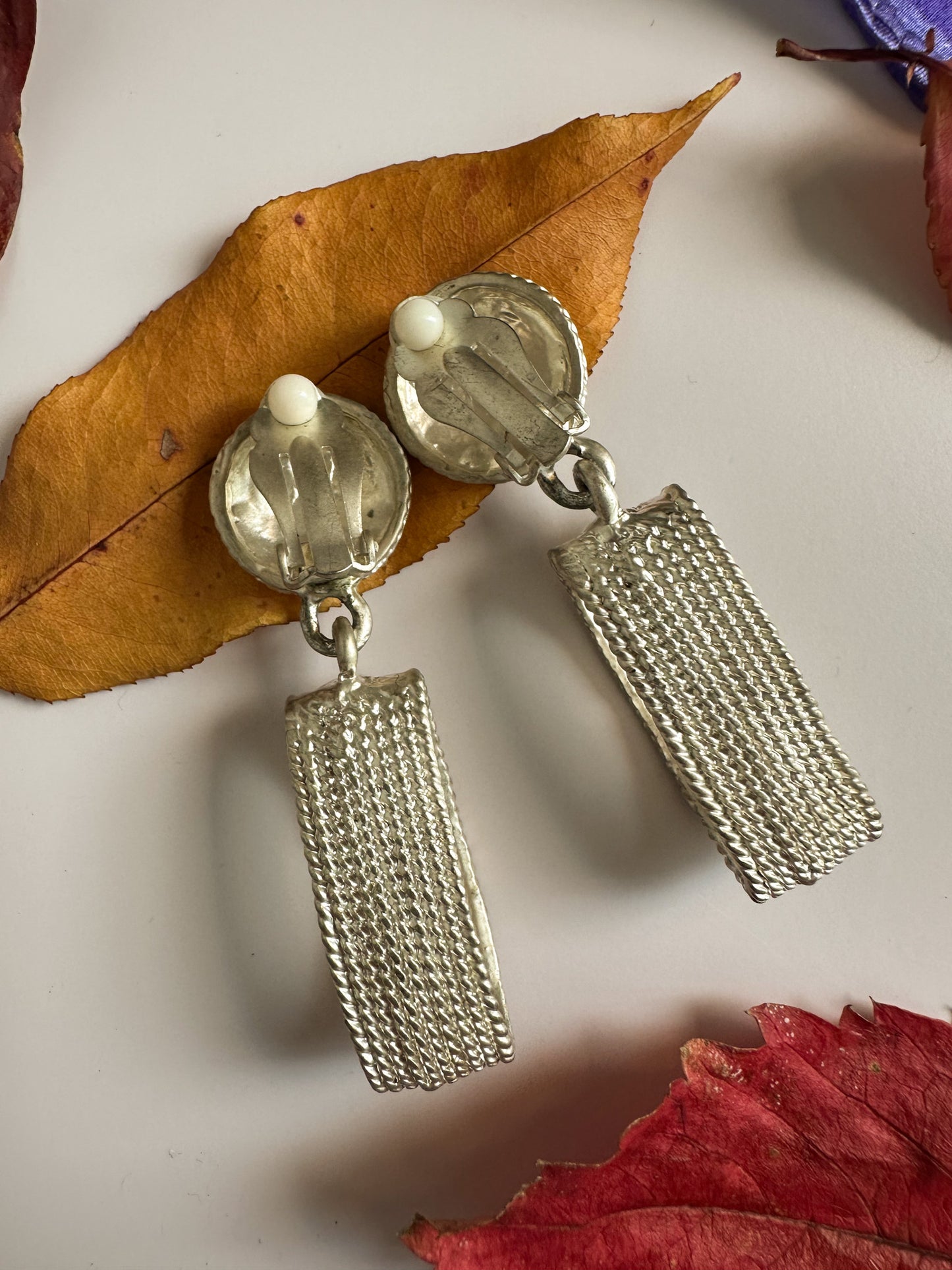 Silver-Tone Textured Drop Clip-On Earrings – 1980s Sculptural Dangles