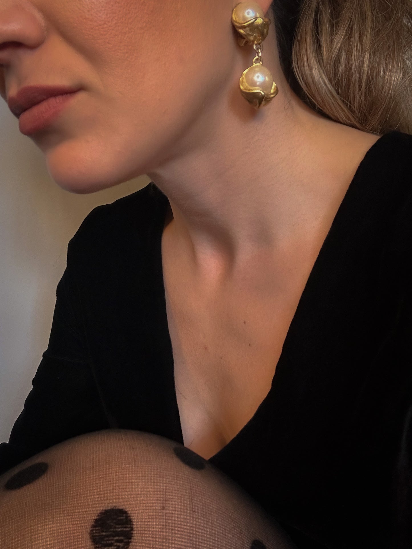 Baroque Pearl Drop Clip-On Earrings – Sculpted Gold Finish