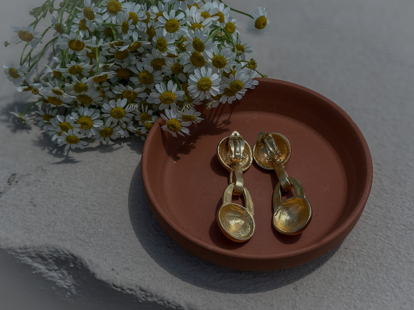 Bold Sculptural Link Drop Earrings – 1980s Matte Gold Clip-Ons