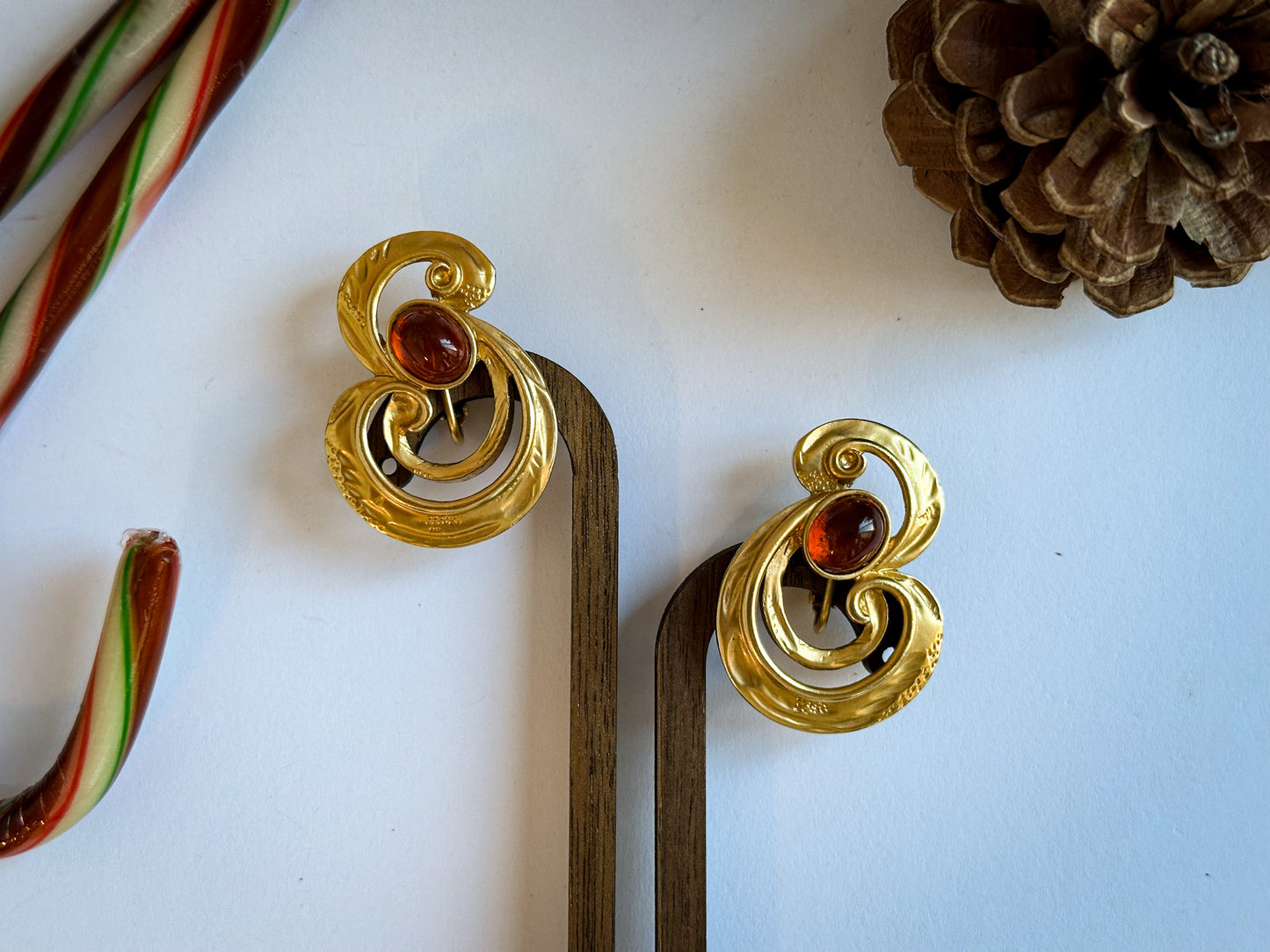 S Shape Shiny Gold Clip-on Earrings