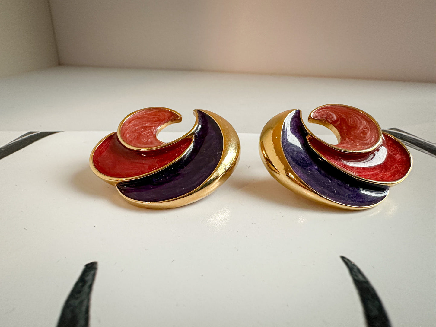 Retro Swirl Enamel Clip-On Earrings – Red, Purple & Gold