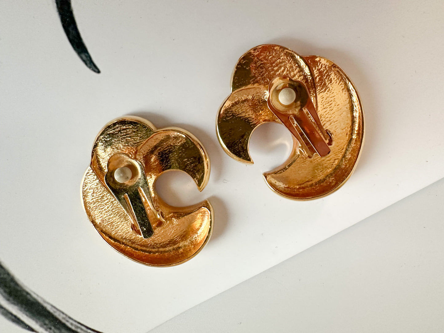 Retro Swirl Enamel Clip-On Earrings – Red, Purple & Gold