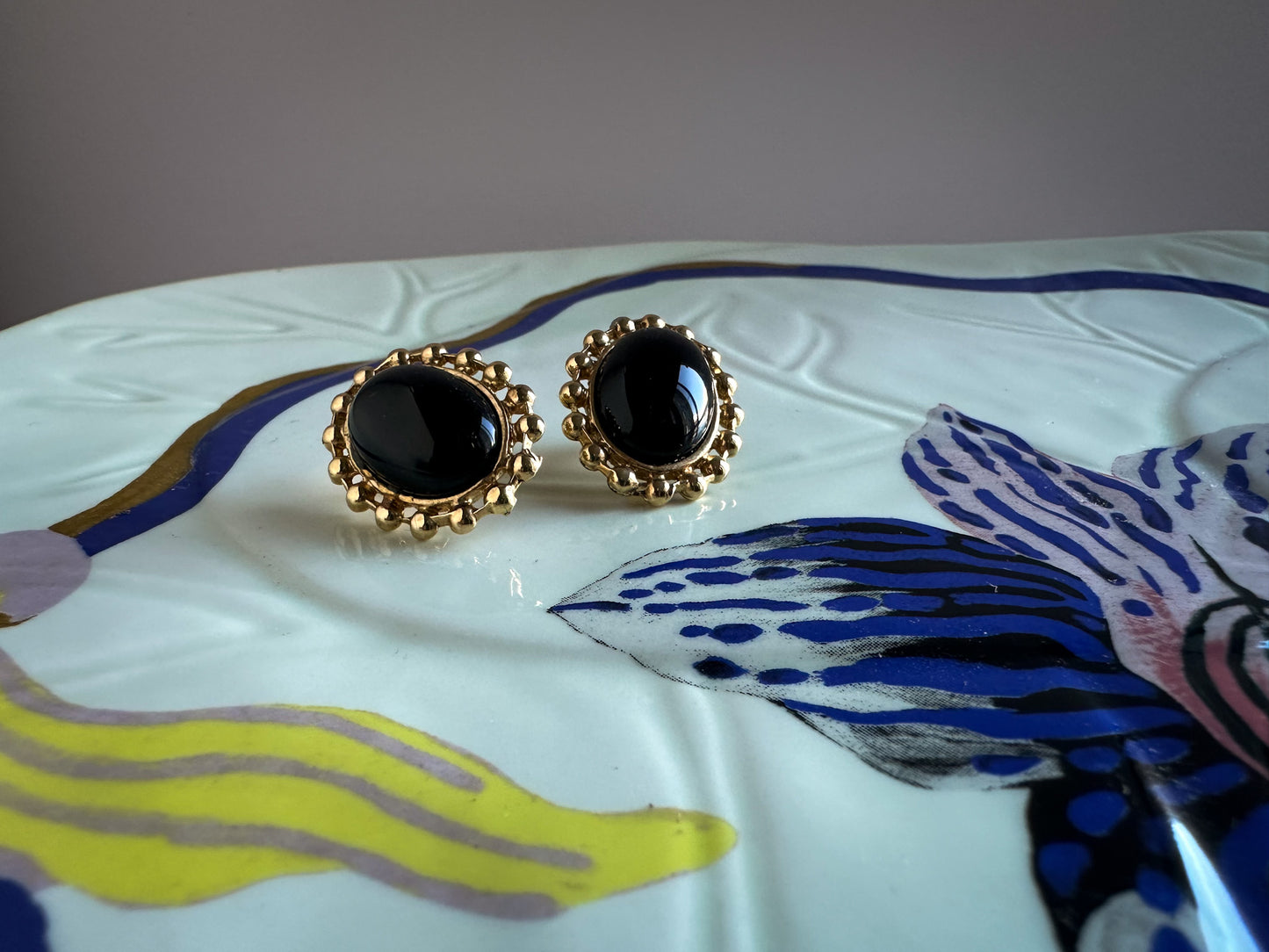 Black Oval Cabochon Stud Earrings – Gold Beaded Edge