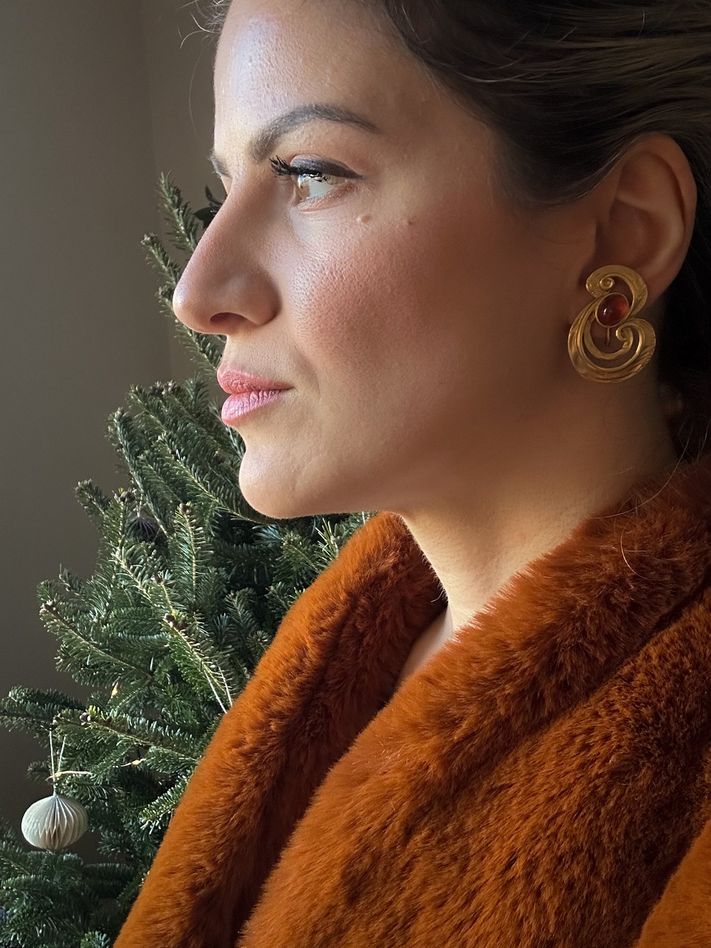 S Shape Shiny Gold Clip-on Earrings