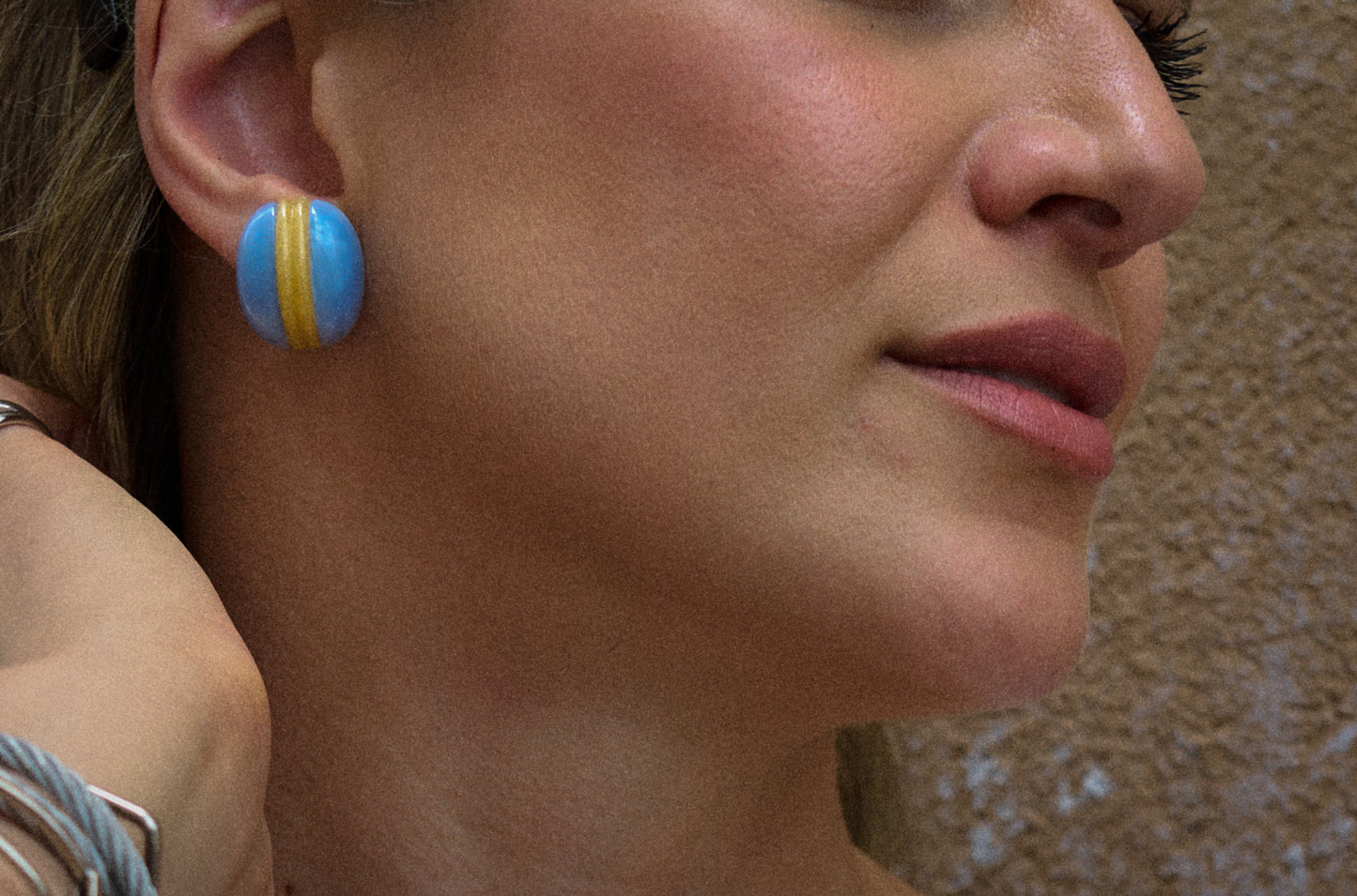Mod Sky Blue & Lemon Stripe Clip-On Earrings – 1960s Pop Style
