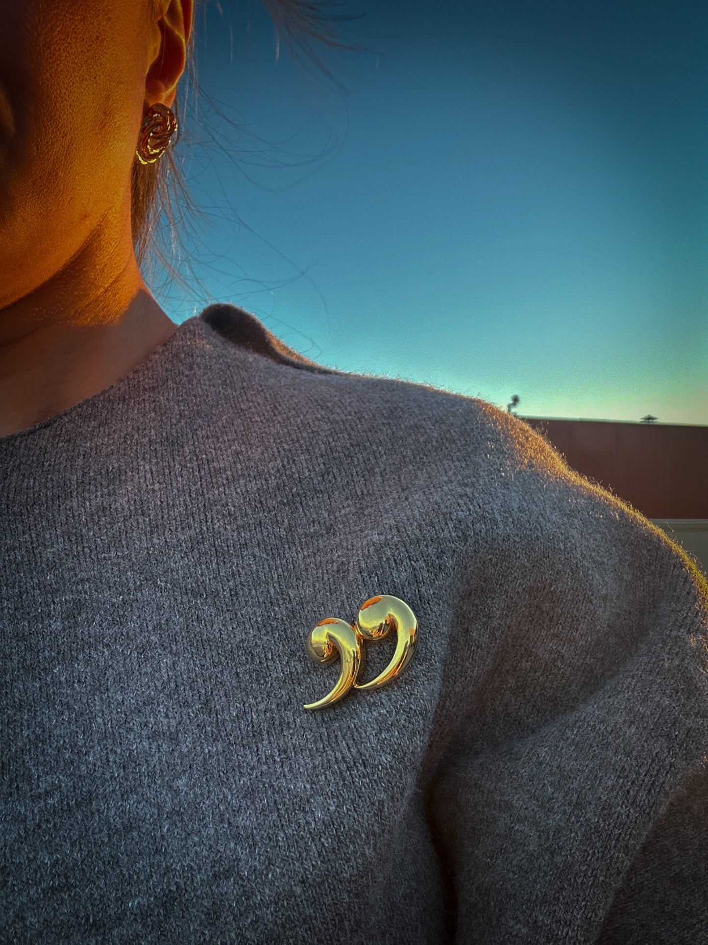 Quotation Marks Gold-Tone Swirl Brooch