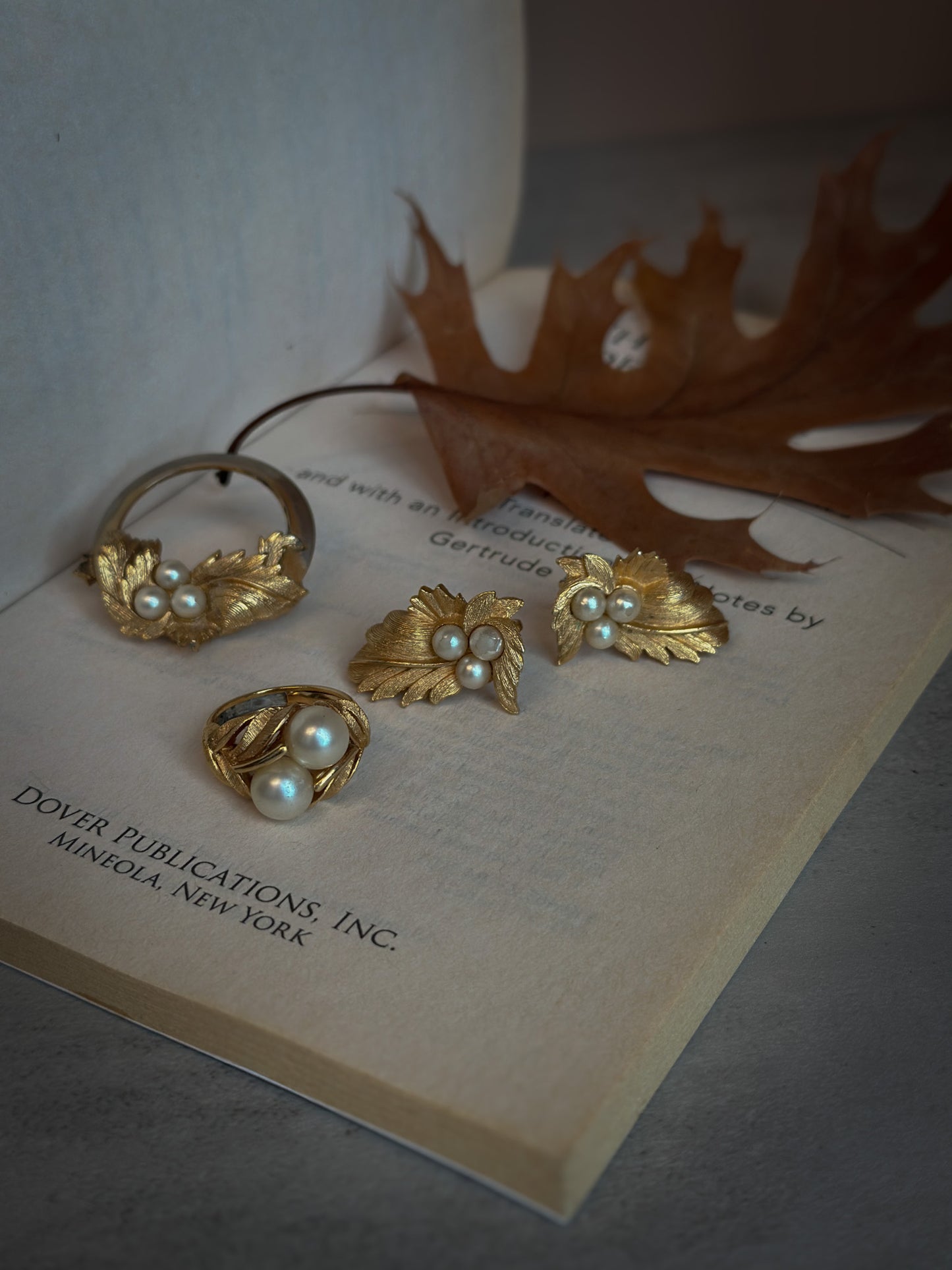 Avon “Golden Leaf” Double Pearl Ring