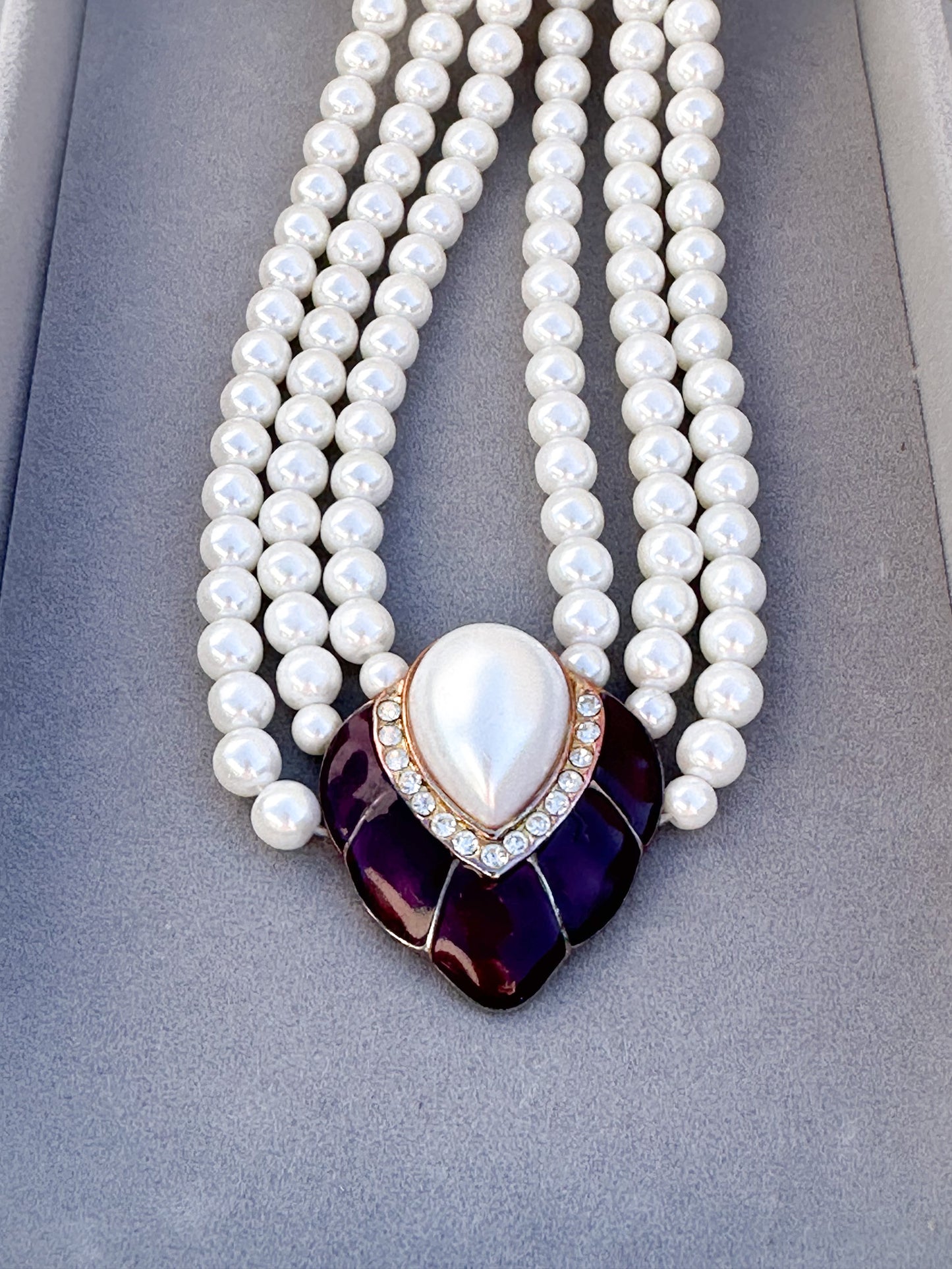 Vintage Pearl Classic Statement Necklace