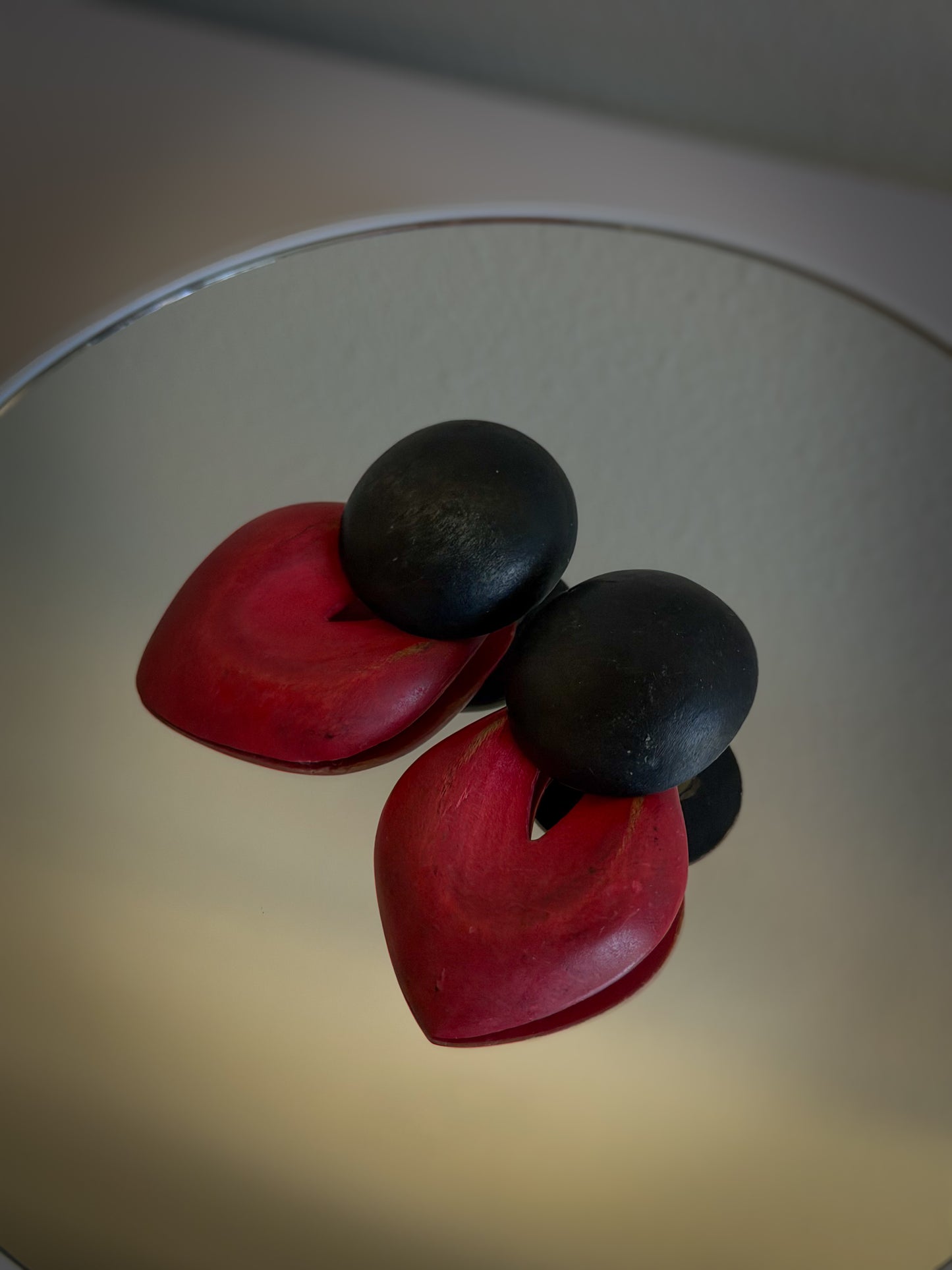 1980s Red & Black Statement Clip-On Earrings – Bold Geometric Matte Resin Earrings – Modernist Art Deco Inspired Dangles