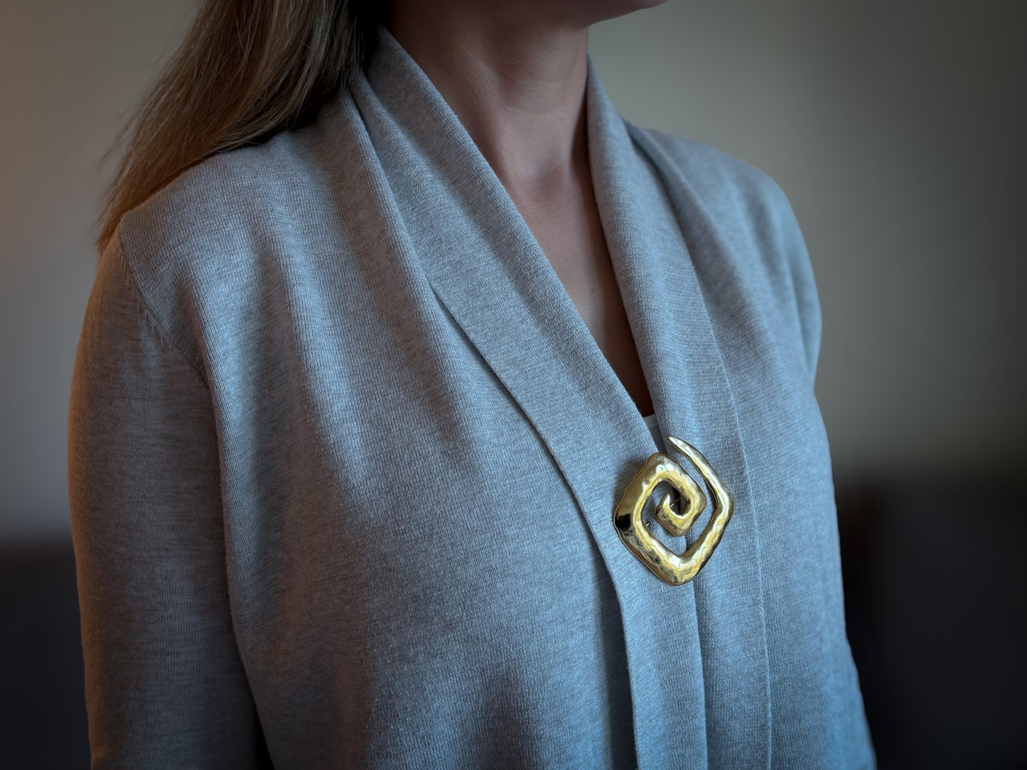 JJ (Jonette Jewelry) 1988 Abstract Spiral Gold-Tone Statement Brooch