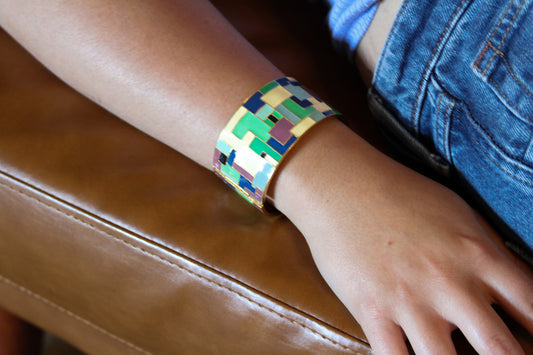 Colorblock Geometric Enamel Hinged Bangle – 1980s Statement Bracelet
