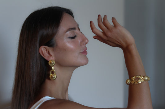 Lion Head Gold-Tone Statement Bracelet – 1980s Power Glam