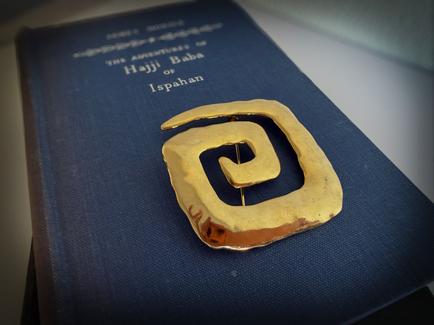 JJ (Jonette Jewelry) 1988 Abstract Spiral Gold-Tone Statement Brooch