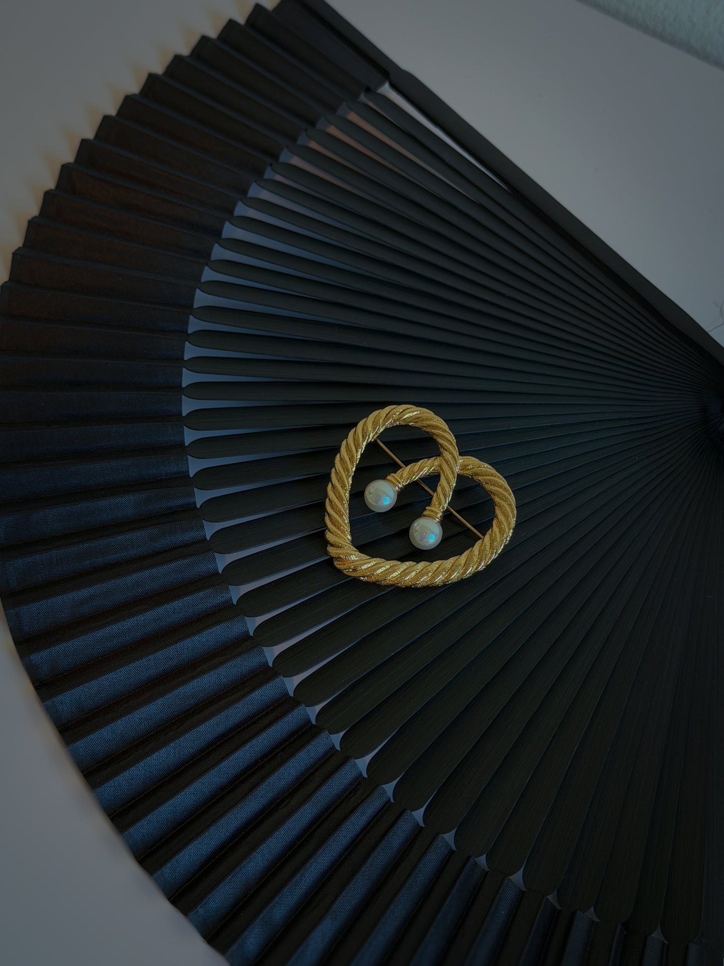 Gold-Tone Rope Heart Pearl Brooch