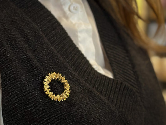 Wreath Gold Tone Brooch/Pin