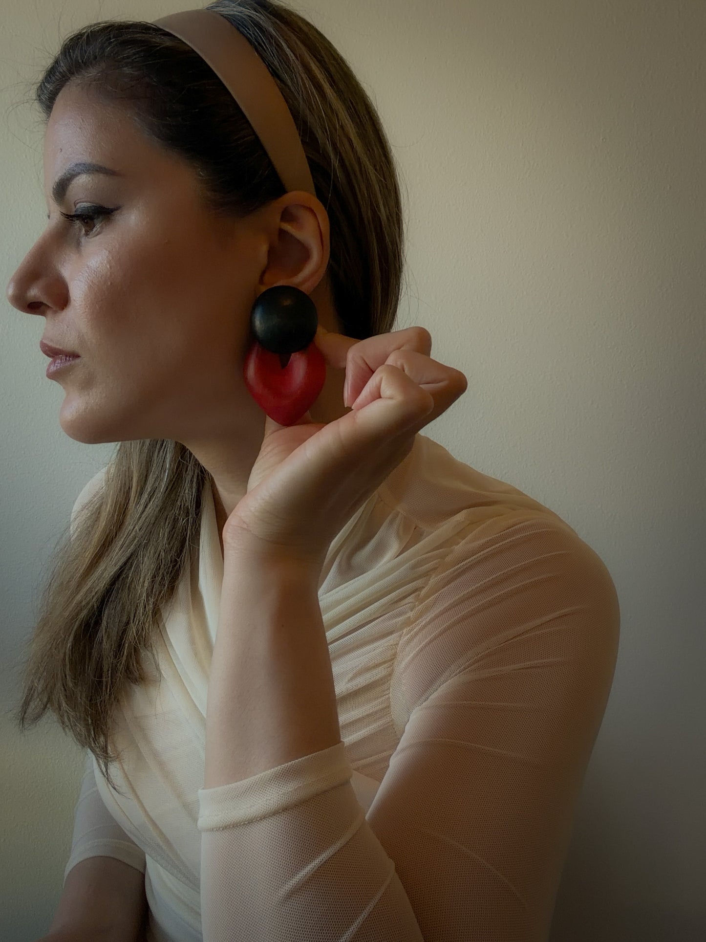 1980s Red & Black Statement Clip-On Earrings – Bold Geometric Matte Resin Earrings – Modernist Art Deco Inspired Dangles