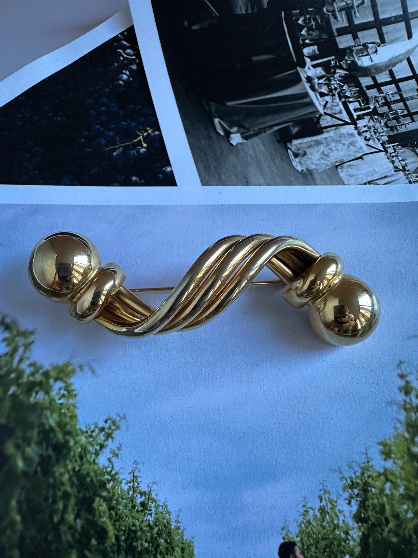 Gold Twisted Bar Brooch