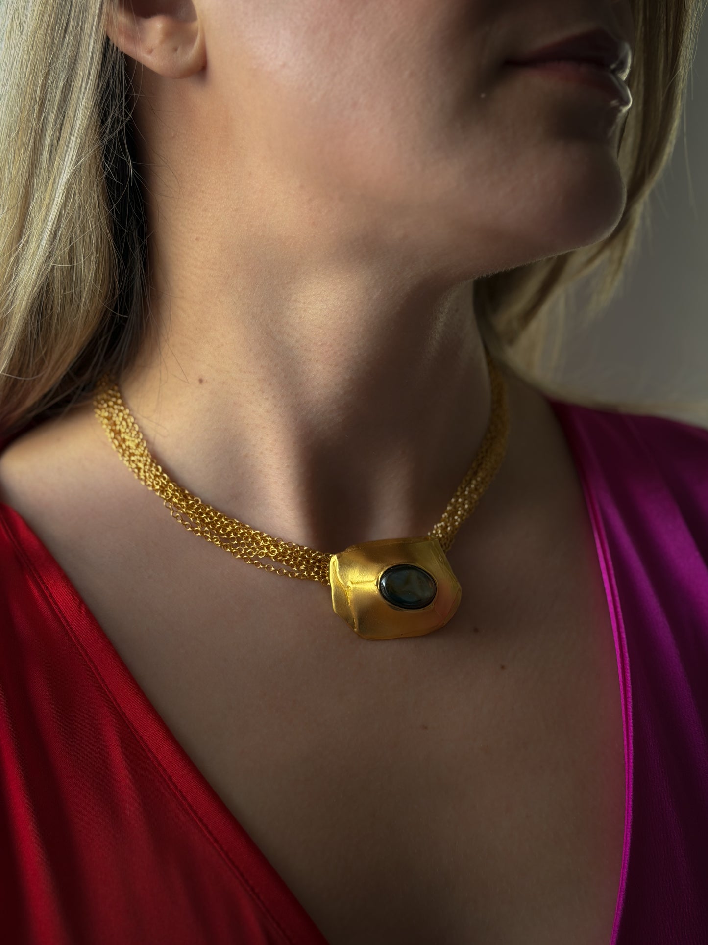 Tanner Hammered Gold Pendant Necklace – Sculptural Chain Necklace with Cabochon Stone, Modernist Statement Jewelry