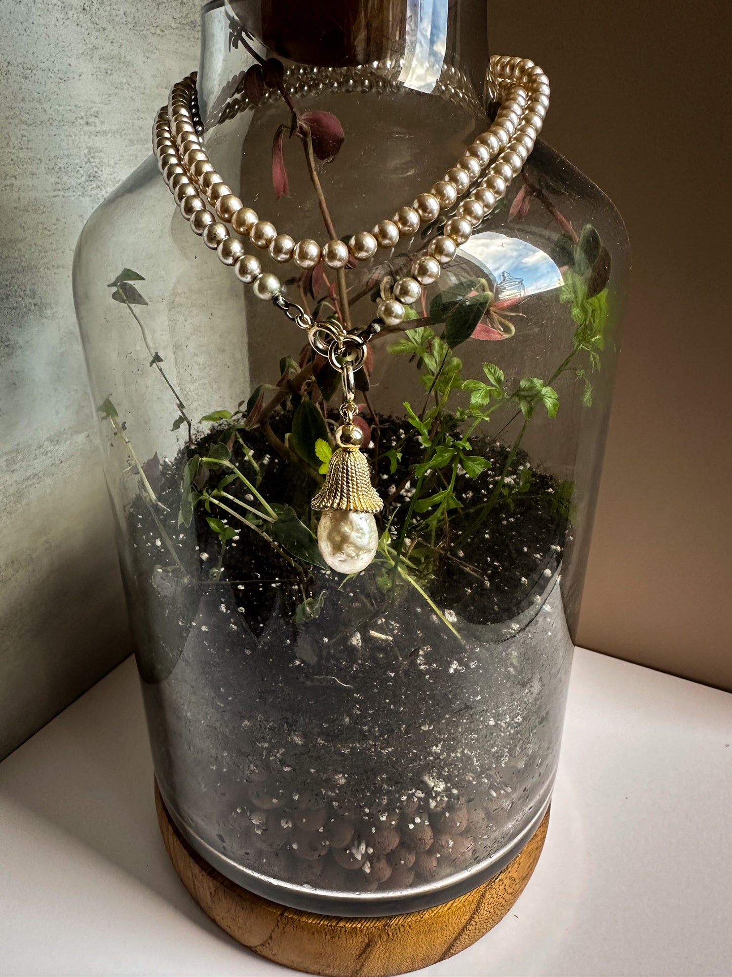Sarah Coventry Faux Pearl Acorn Gold Necklace