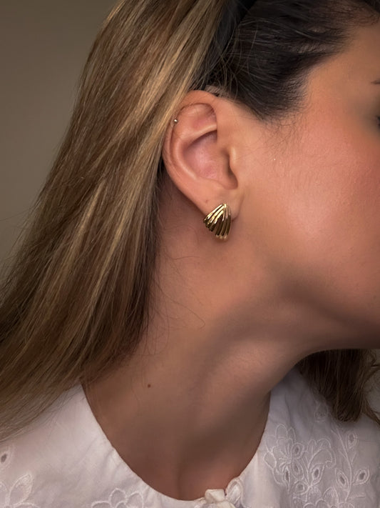 1980s Gold Small Earrings with Three Lines