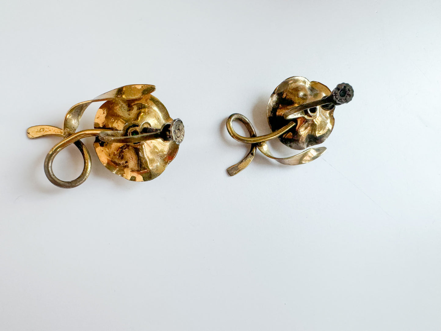 1960s Gold Hanging Flower (Screw-back) Earrings with Green Stone