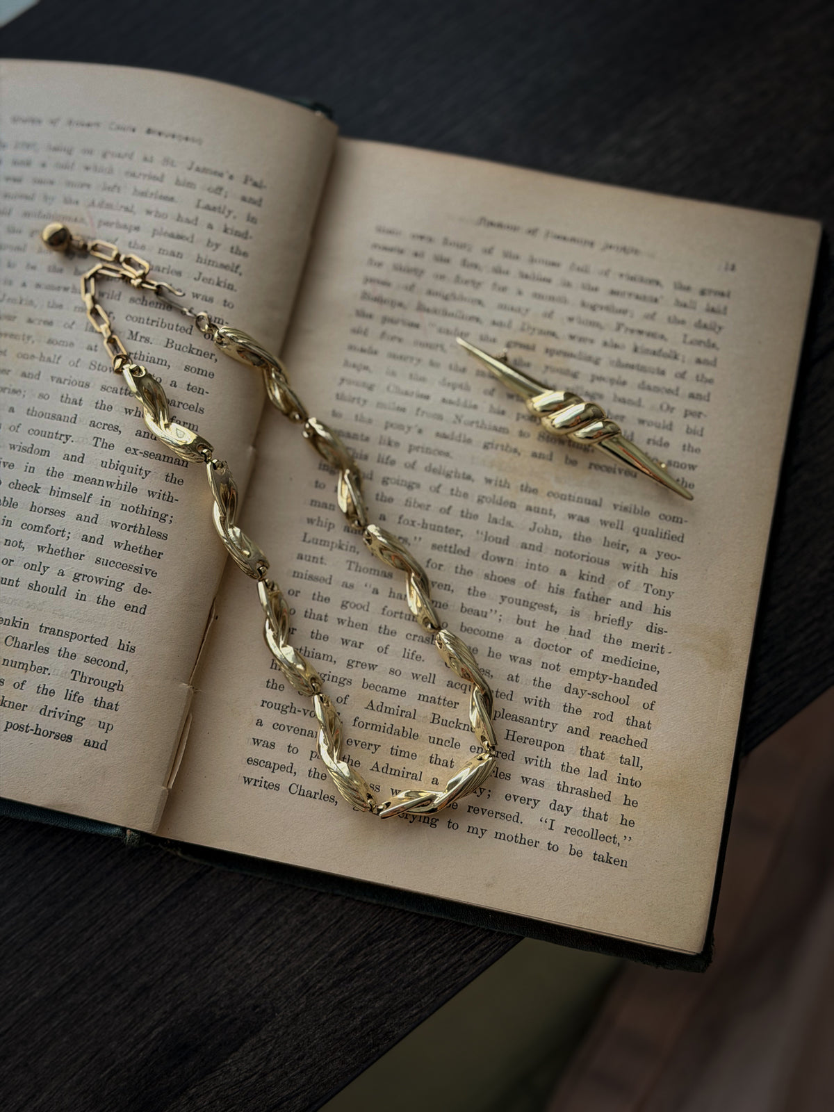 Gold-Tone Sculptural Knot Bar Brooch – Modernist Statement Pin