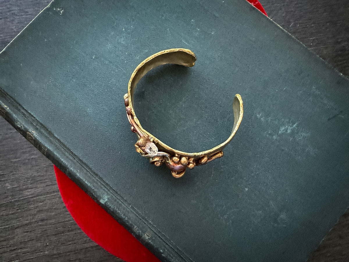 Hecho en Mexico Mixed-Metal Artisan Cuff Bracelet – Sculptural Copper & Brass Design