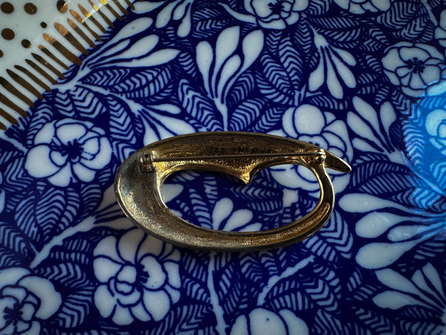 Lined Gold Oval Brooch