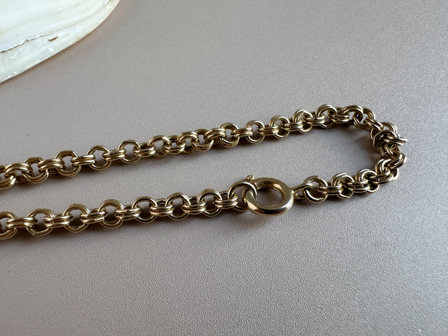 1980s Avon Oval Pearl Pendant Necklace - Chain Tassel