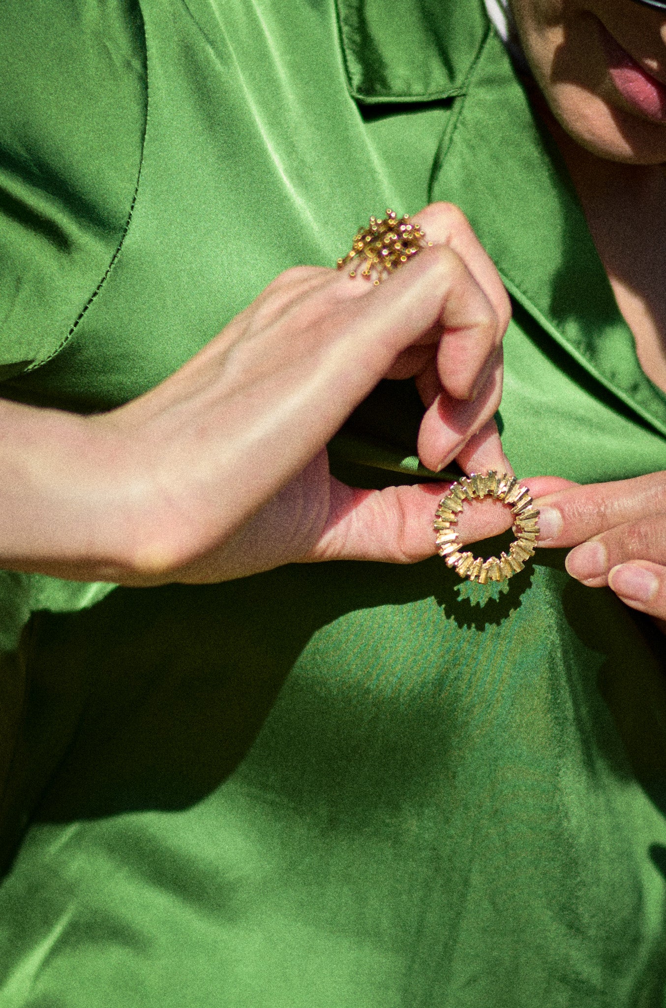 Wreath Gold Tone Brooch/Pin